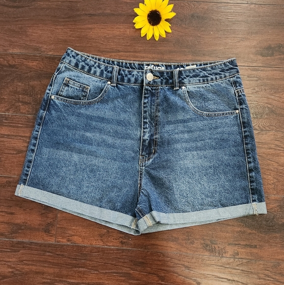 NWT Refuge Jeans Shorts MOM HIGH RISE - Picture 2 of 8